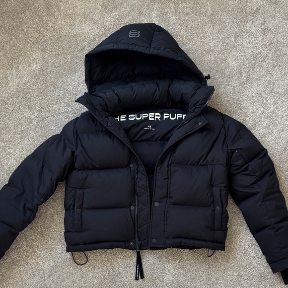 Aritzia Super Puff Shorty Black - Picture 1 of 11